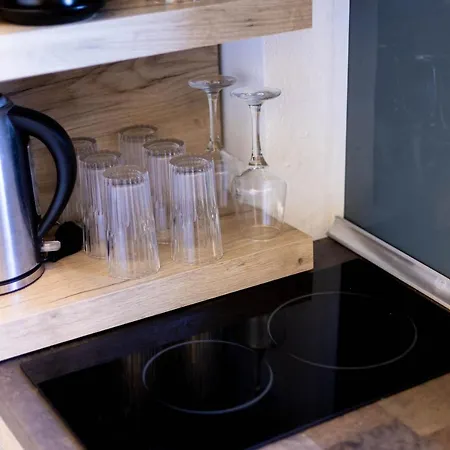 Casa Villa, Xenia Paliouri